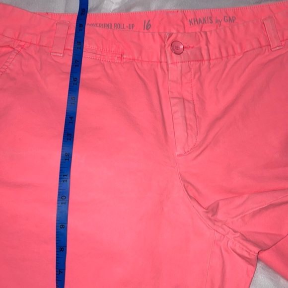 GAP Boyfriend Roll-Up Khaki Shorts Size 16 - Picture 10 of 11
